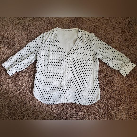 New York & Company polka dot top - Picture 1 of 8